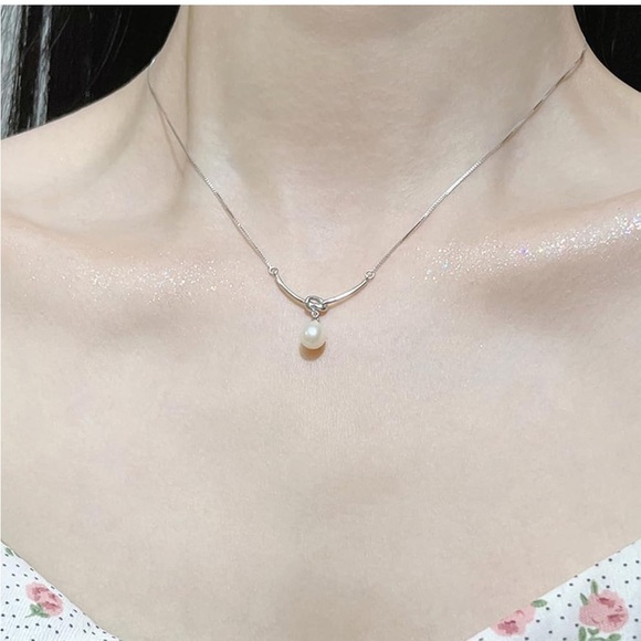 Elegant Silver Pearl Necklace - Picture 2 of 5